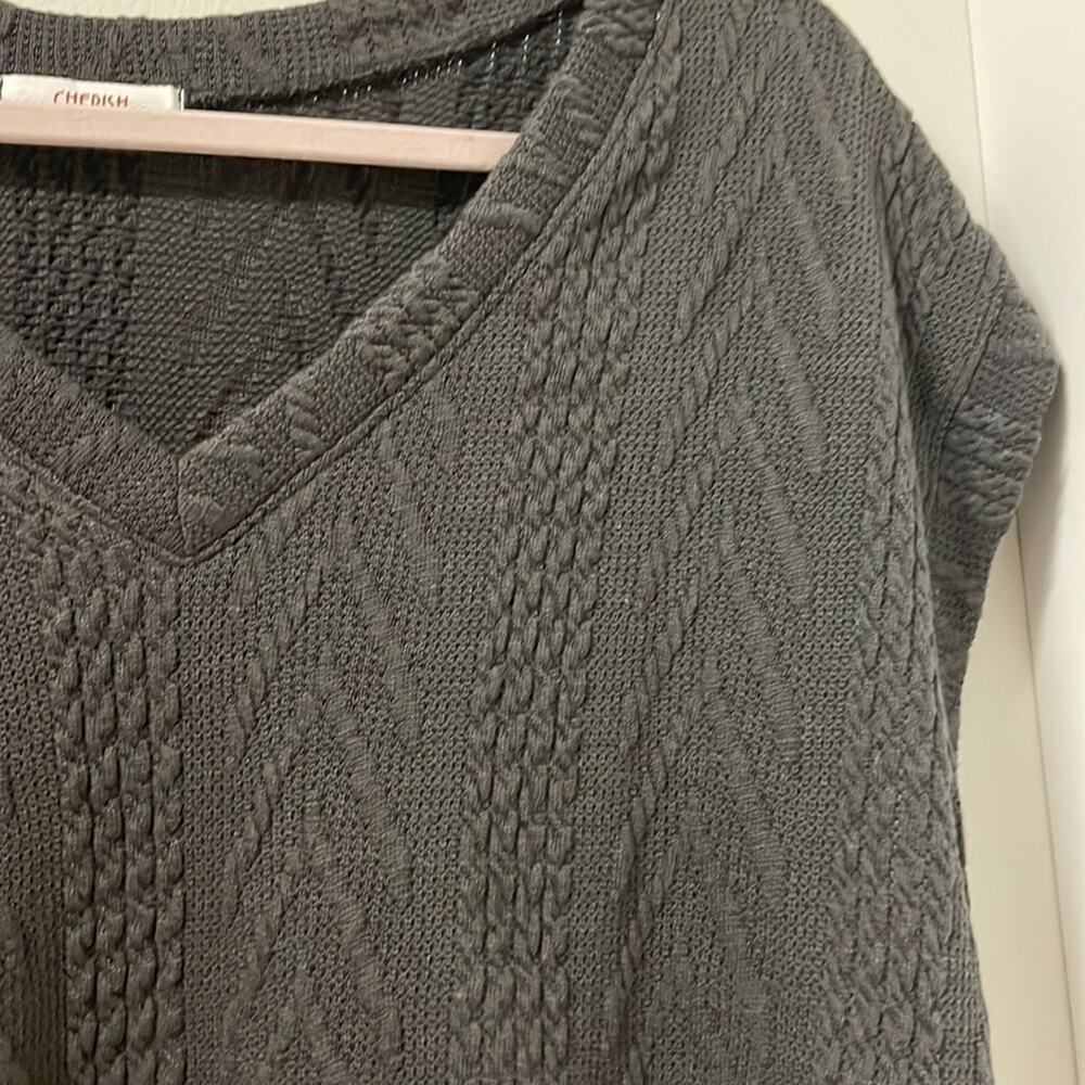 🔥🔥FIRE SALE🔥🔥 Crop thin cable top - Picture 3 of 12